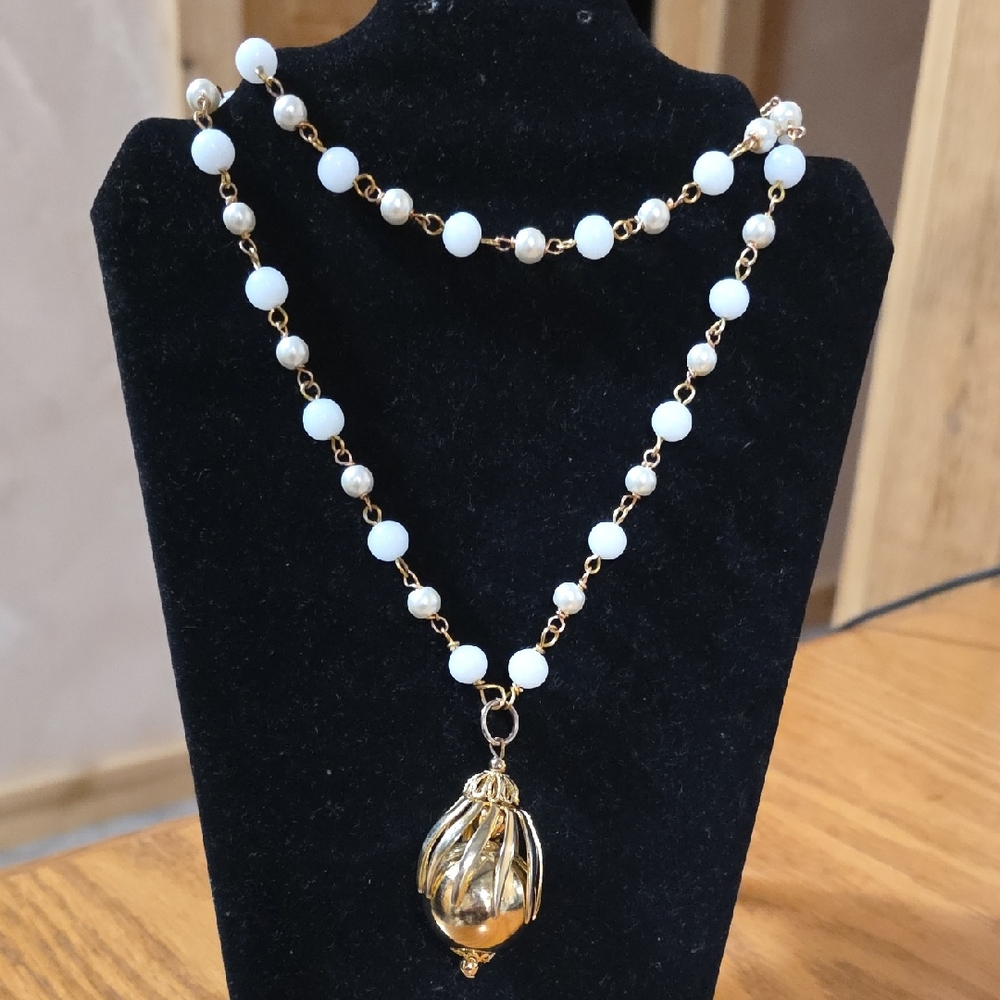 Elegant Gold and White Beaded Necklace
